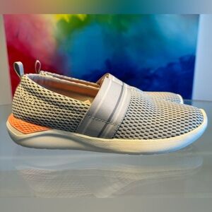 Crocs Women’s LiteRide Mesh Slip On Shoe Sneaker, Pearl White/White Gray.Size 7w
